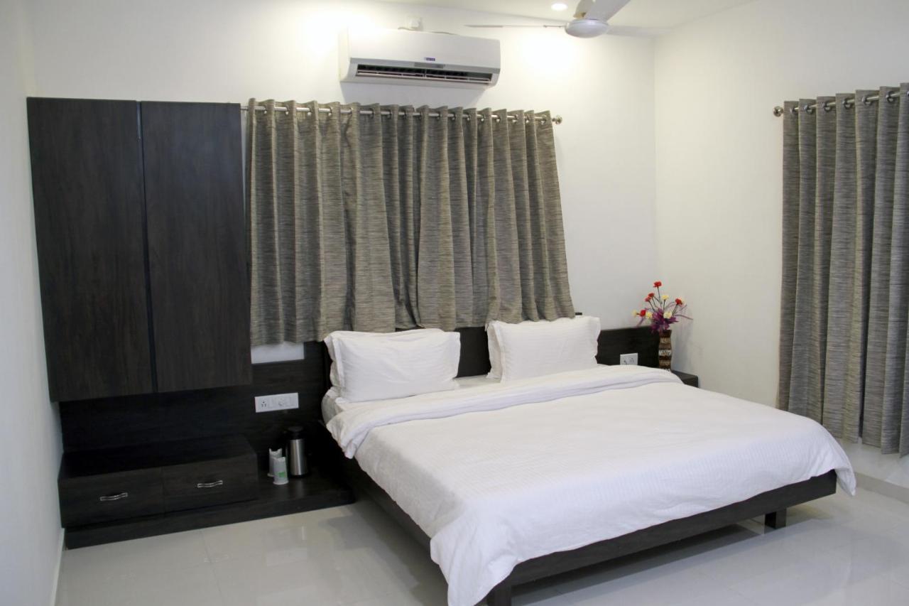Hotel Aditya Talala 外观 照片