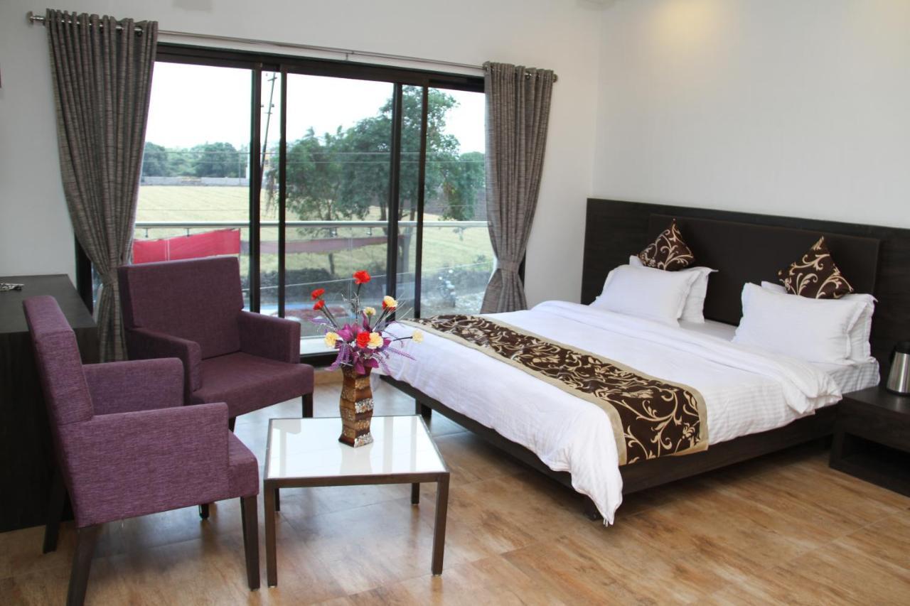 Hotel Aditya Talala 外观 照片