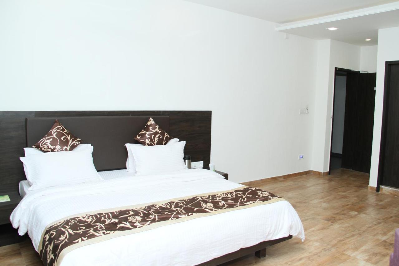 Hotel Aditya Talala 外观 照片